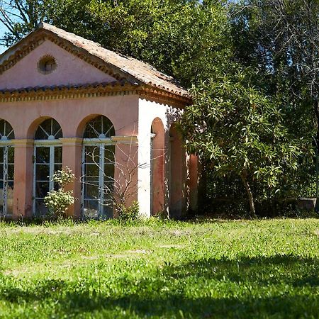 Ferme Saint-Georges En Provence Panzió Le Val Kültér fotó